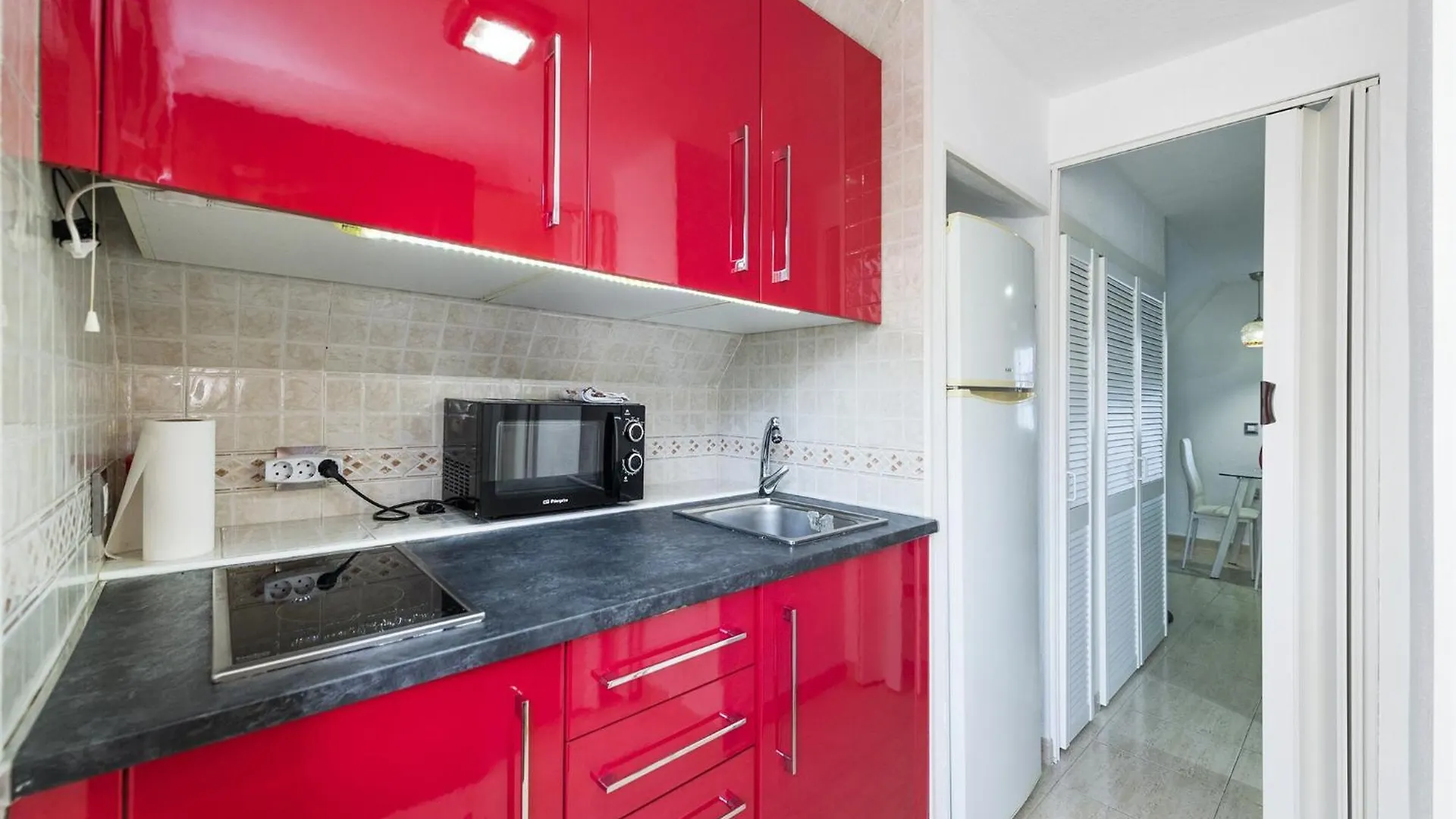 Amazing Apartment With Swimming Pool Torremolinos İspanya